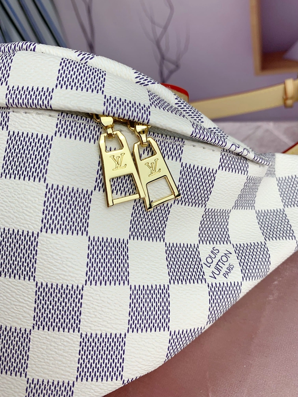 ルイヴィトンバッグ側面デザイン